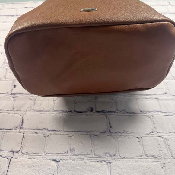 Chaps Dresden Faux Leather Bucket Shoulder Bag - Picture 5 of 13